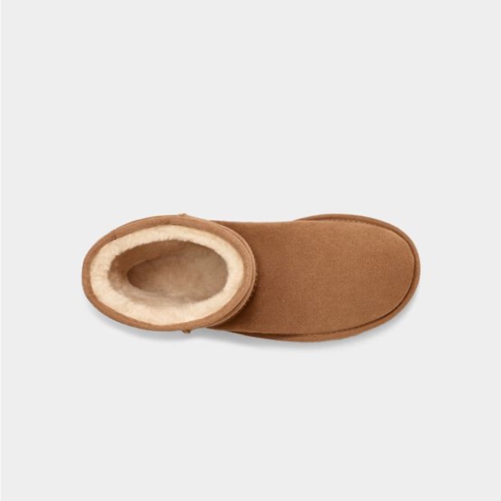 UGG Classic Short II BRAND NEW, Chestnut, size 7